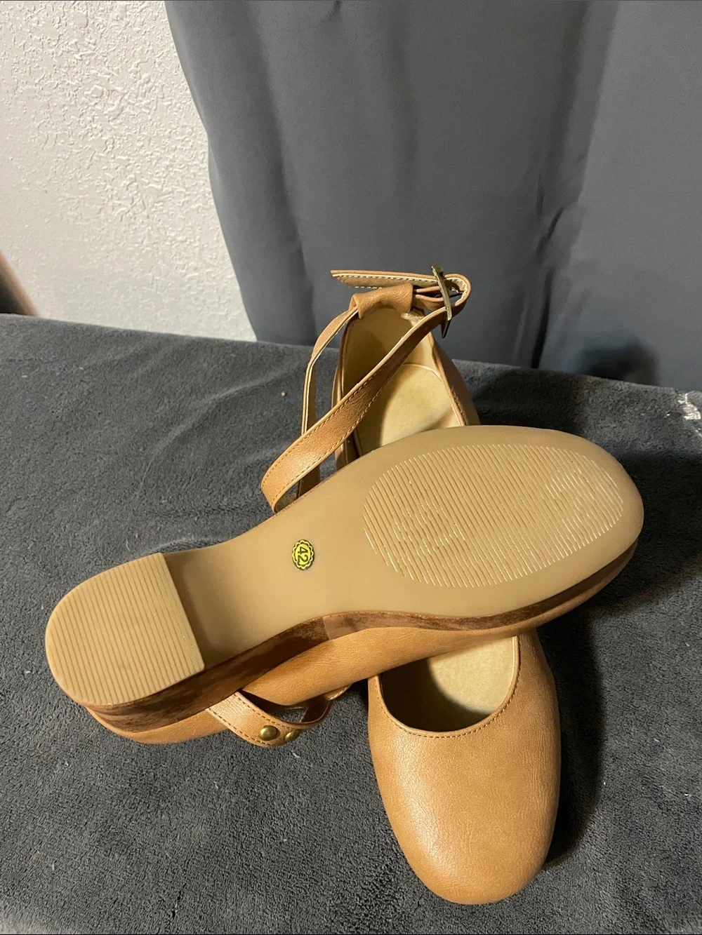 N/A elegant tan